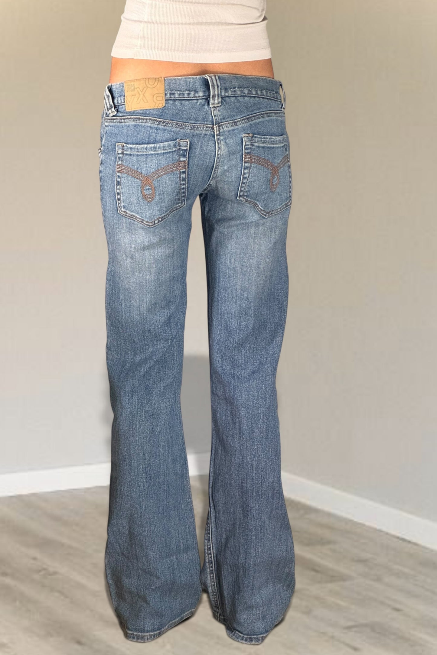 Low-waisted jeans size: S