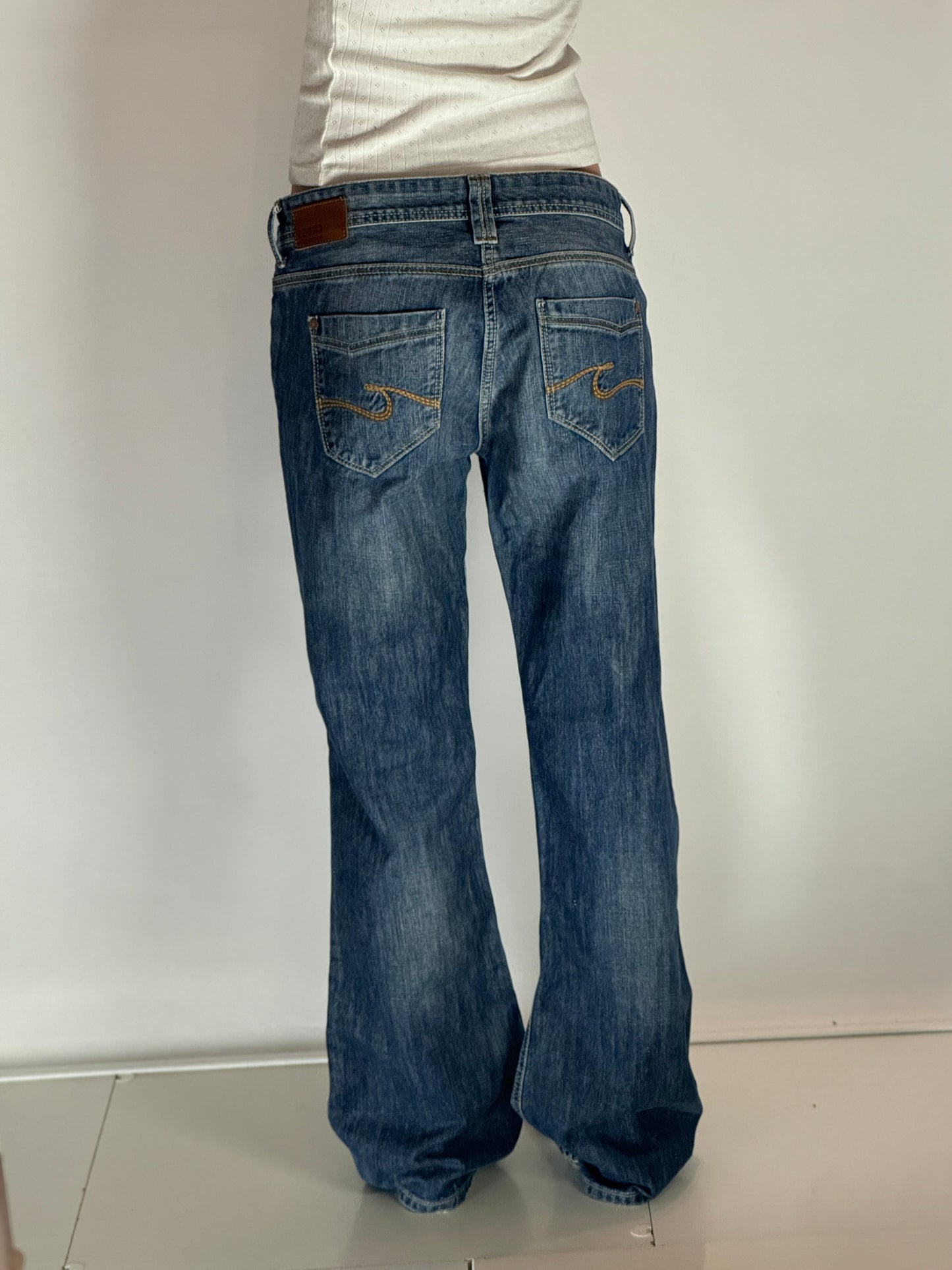 Lågmidjade jeans–stl: M