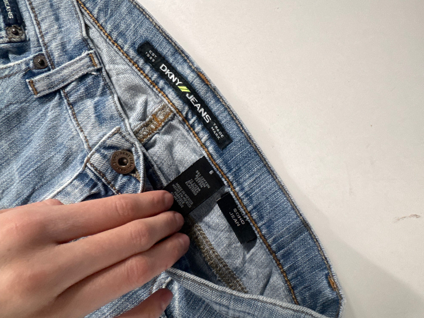 Utsvängda jeans stl: S