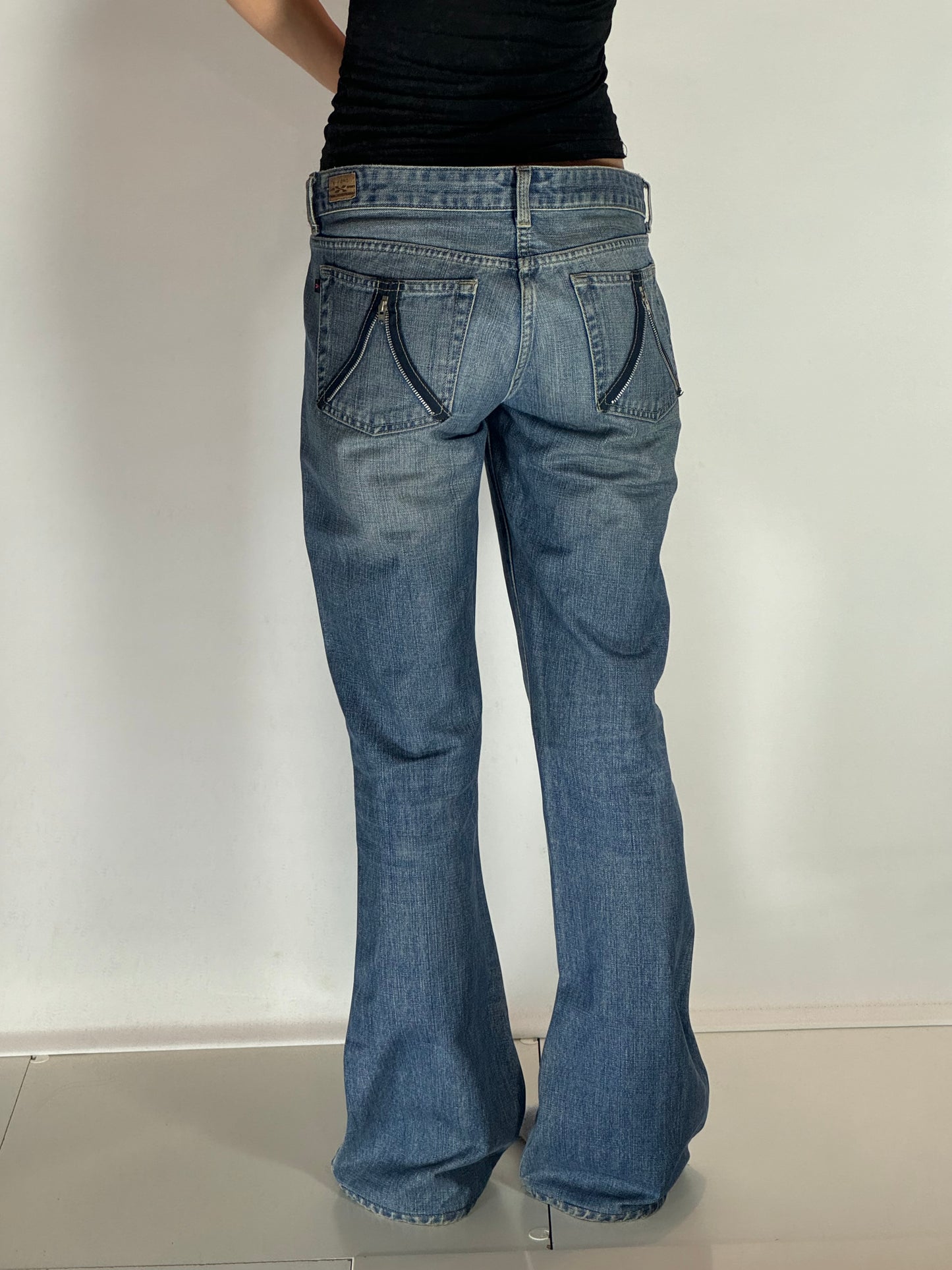 Lågmidjade jeans–stl: L