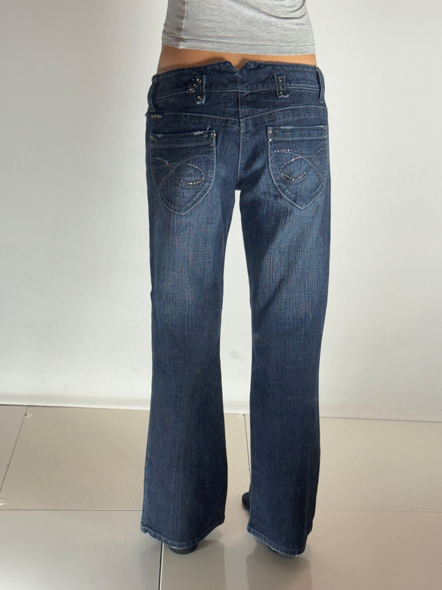 Lågmidjade jeans–stl: M