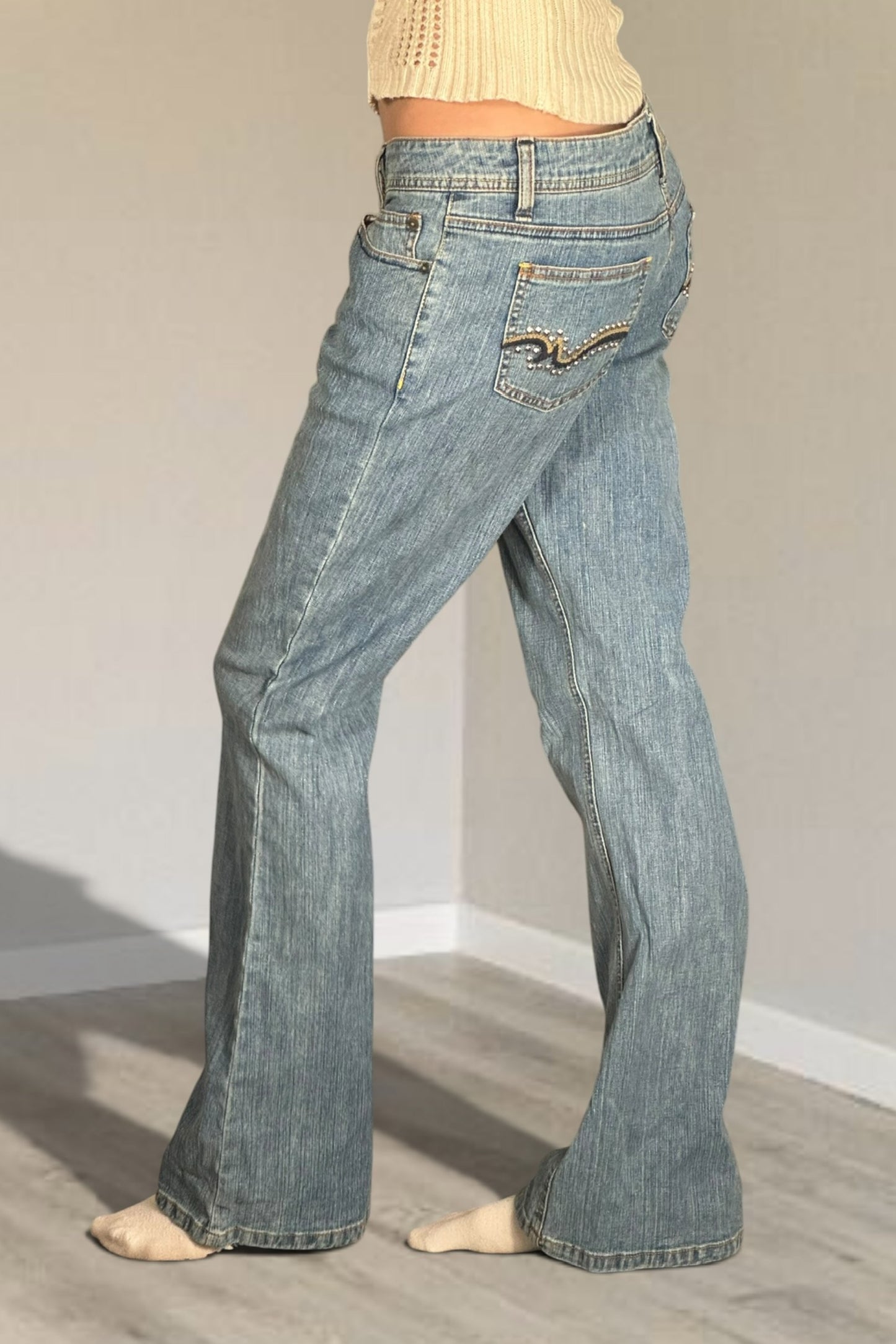 Utsvängda jeans stl: S