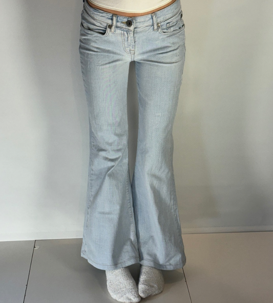 Utsvängda jeans–stl: S