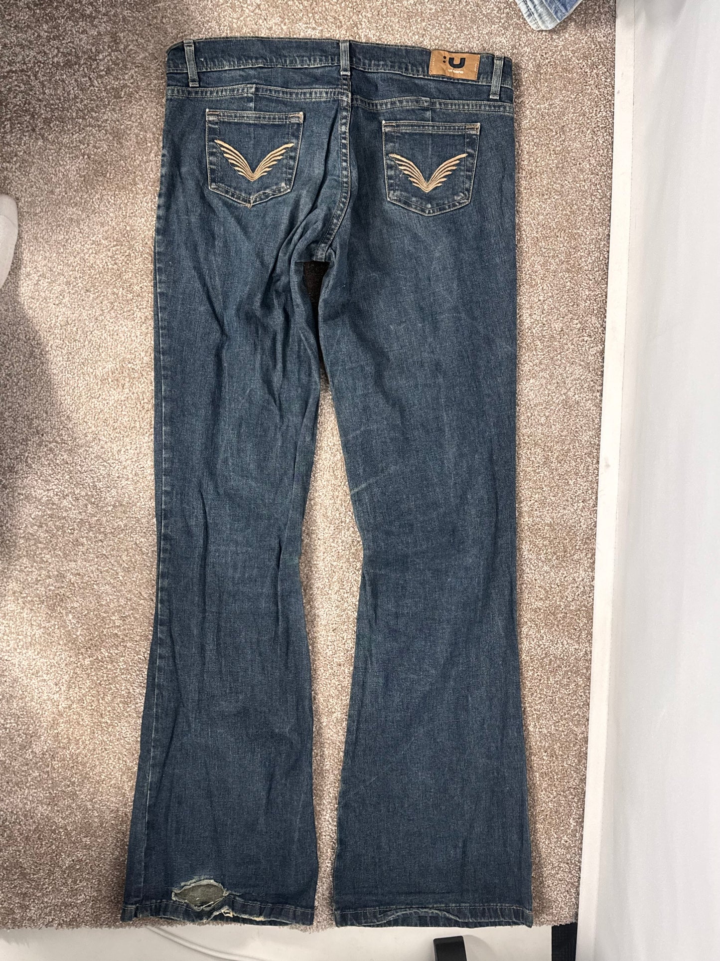 Utsvängda jeans stl: M