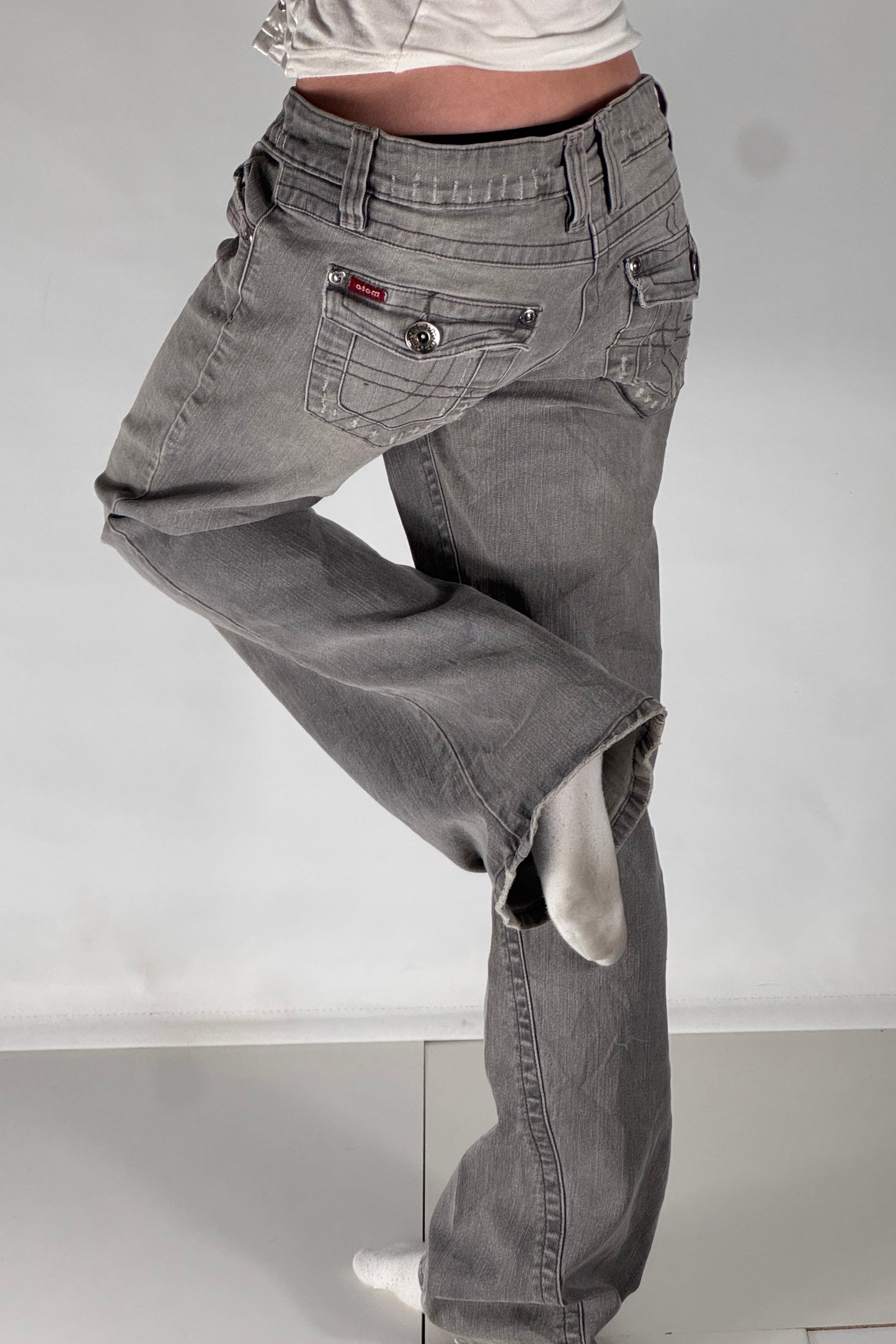 Utsvängda jeans stl: M