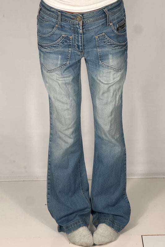 Utsvingte jeans str: S
