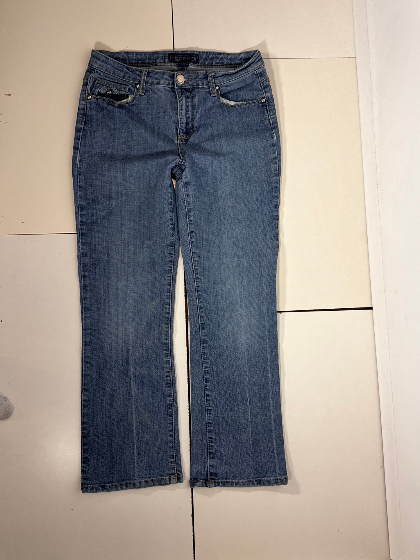 Utsvängda jeans stl: S