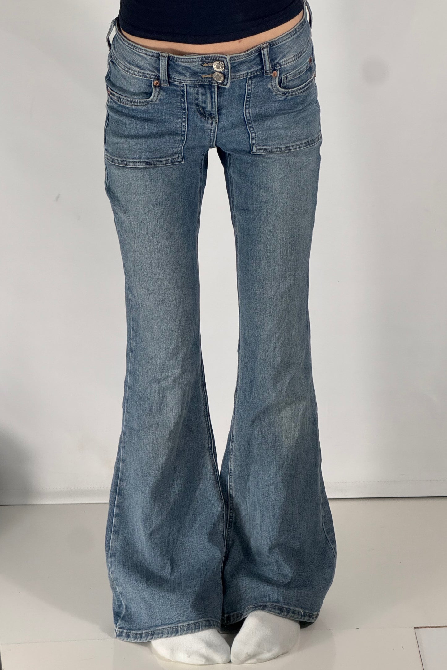 Utsvingte jeans str: S