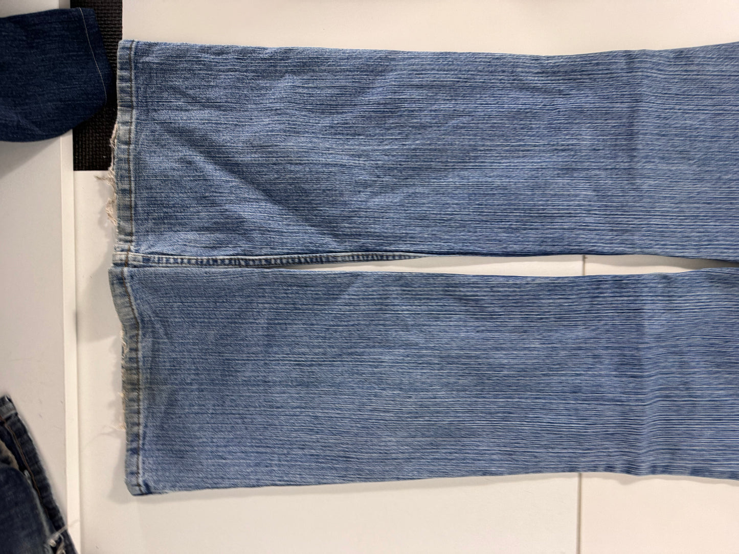 Utsvängda jeans stl: S