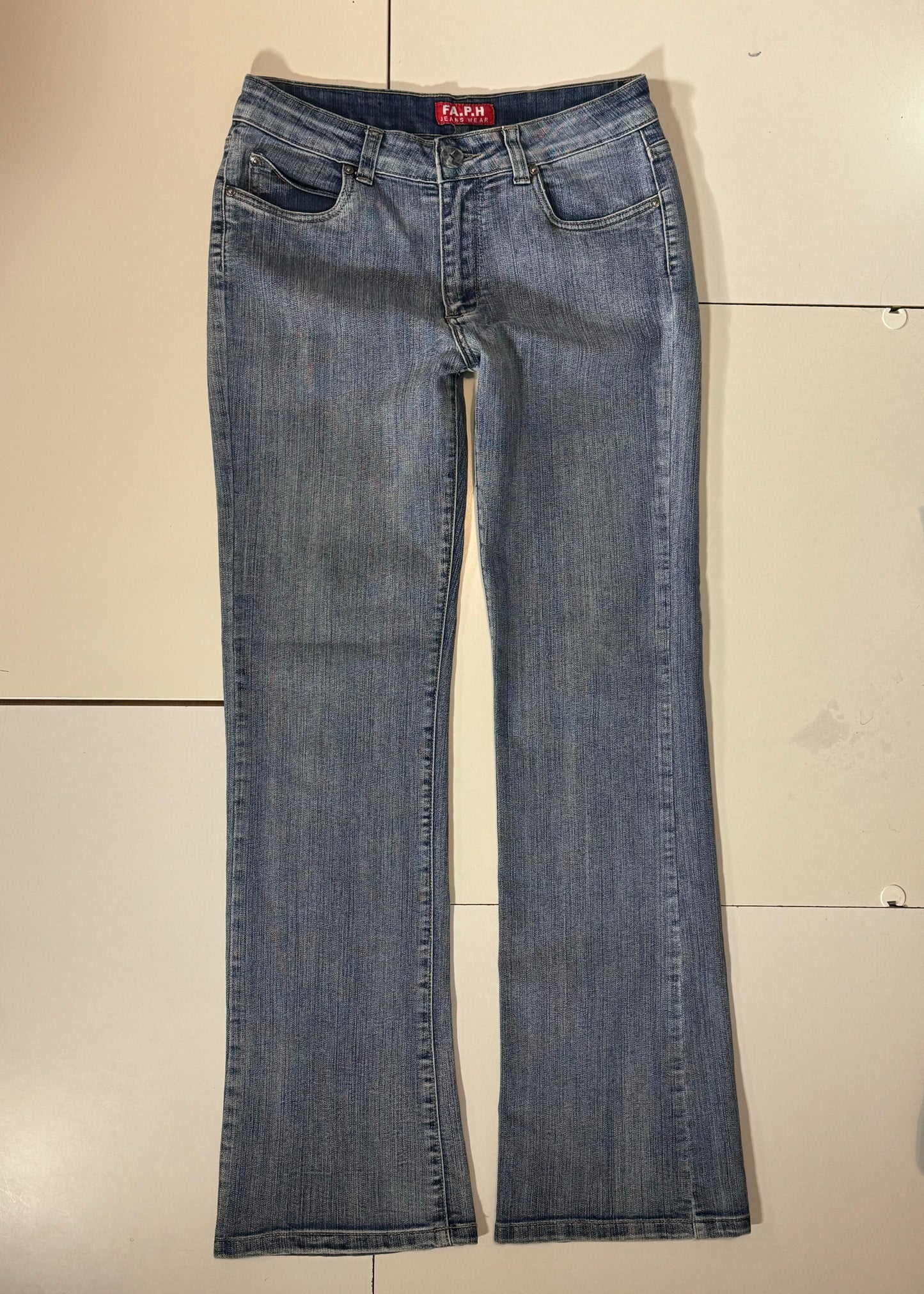 Utsvängda jeans stl: S