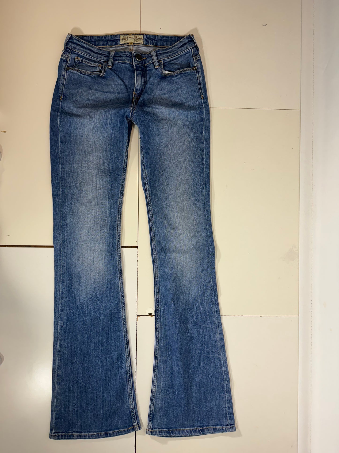 Utsvängda jeans stl: XS