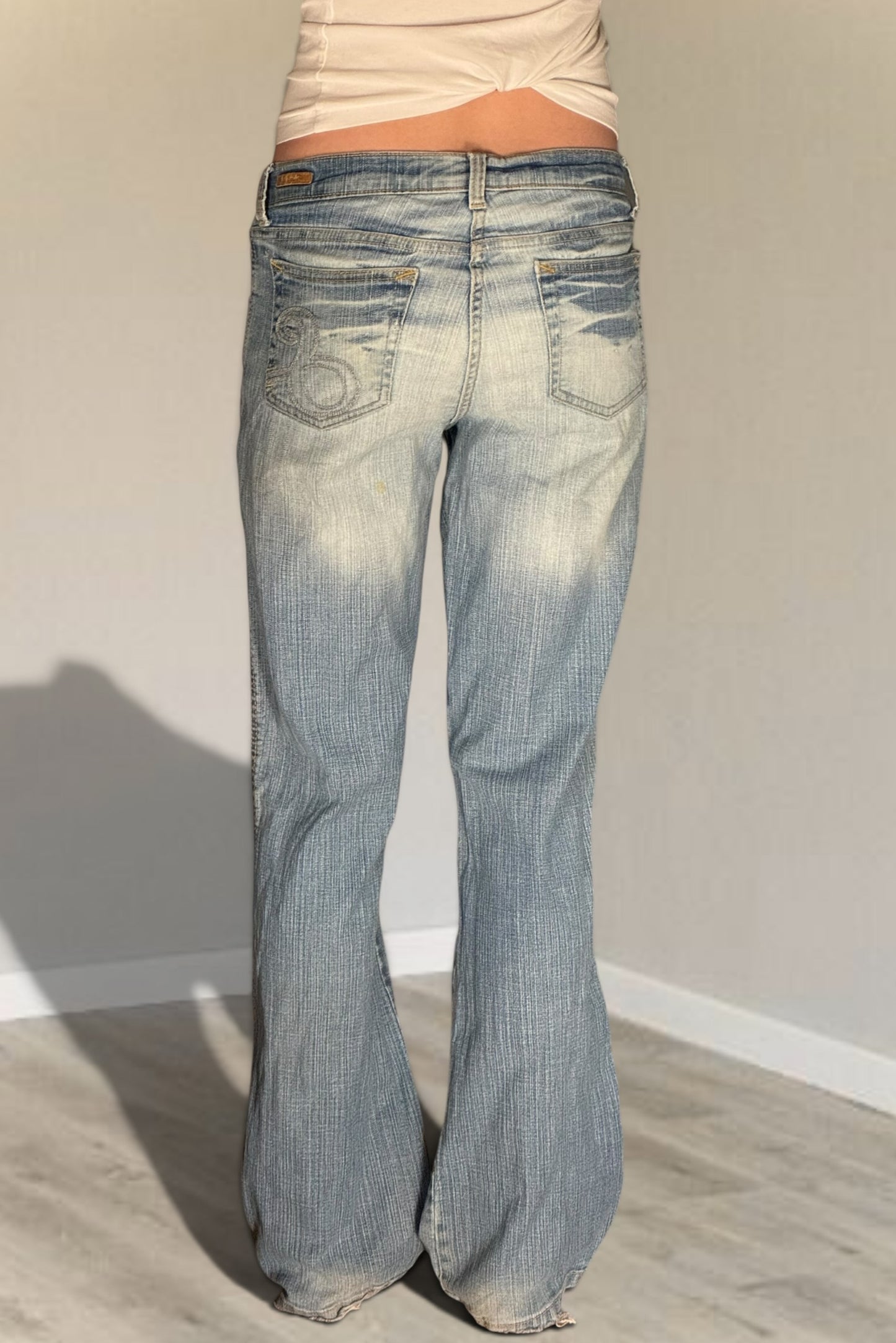 Utsvängda jeans stl: XS