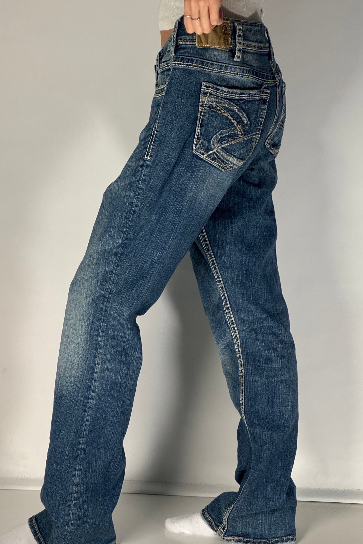 Utsvängda jeans stl: L