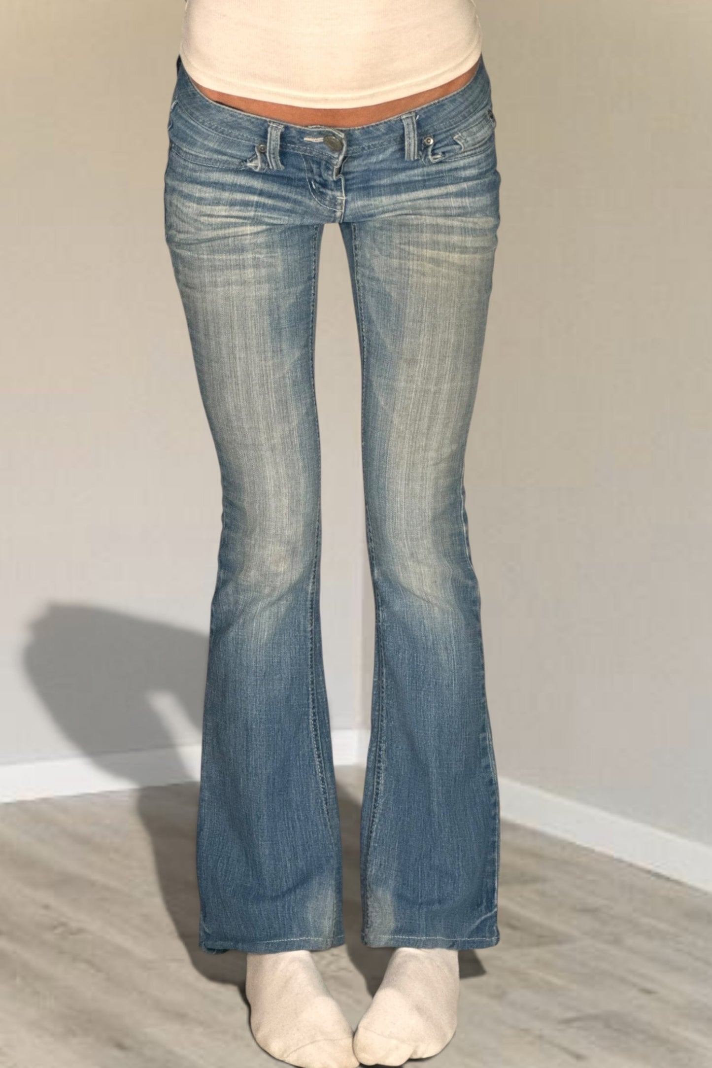 Low-rise jeans size: XXS