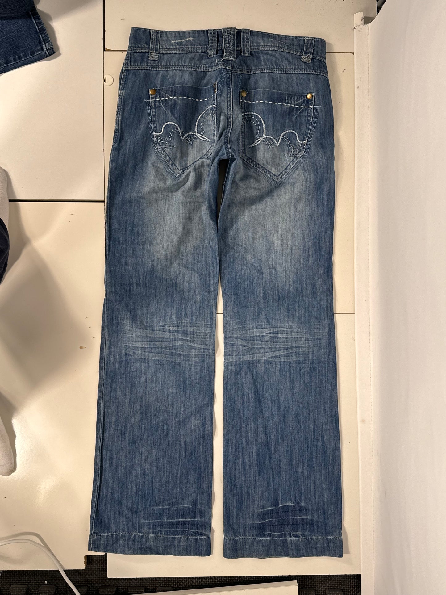 Utsvingte jeans str: M