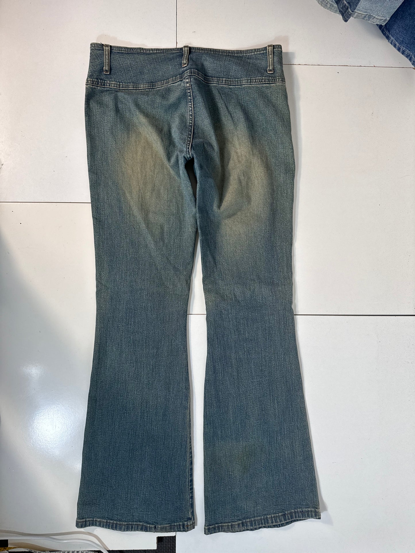 Utsvingte jeans str: M