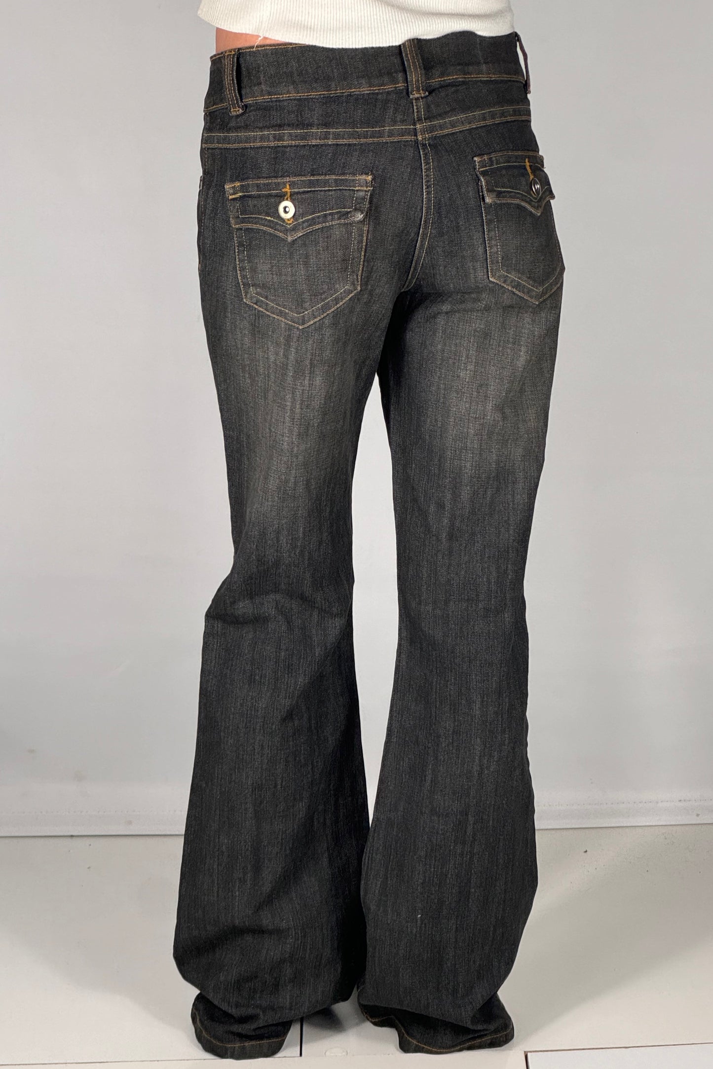 Utsvingte jeans str: XS