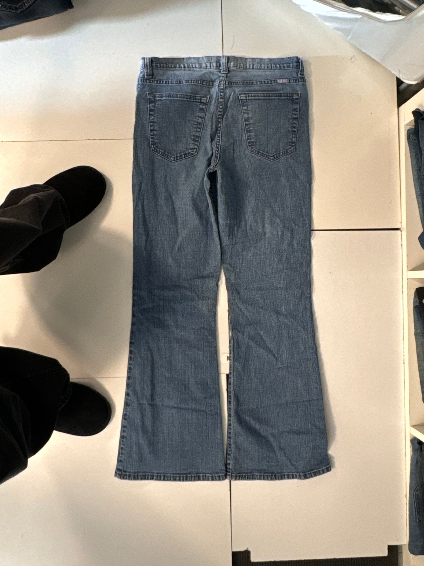 Utsvingte jeans str: S