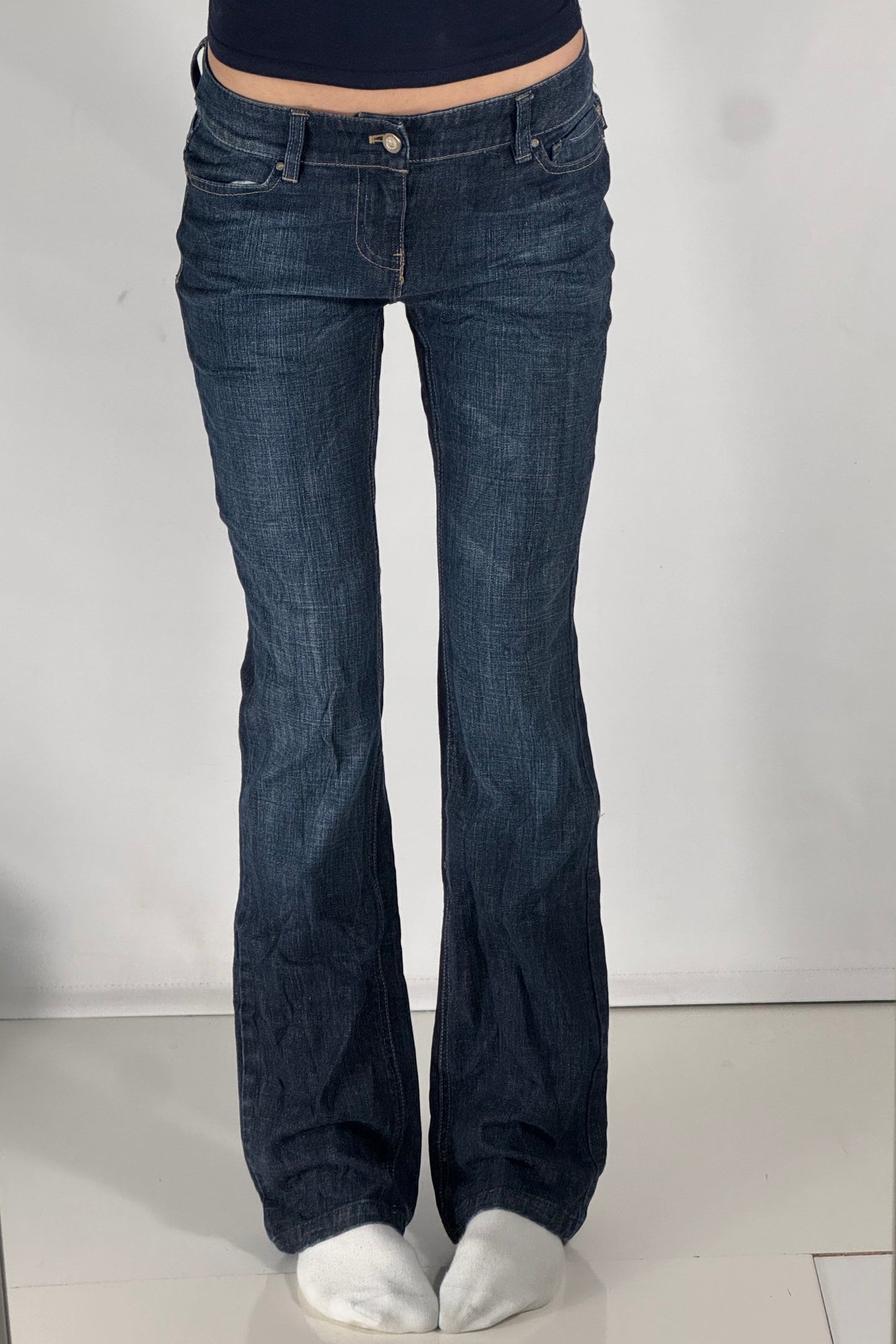 Utsvängda jeans stl: S