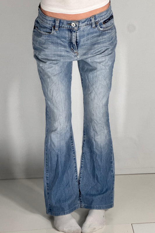 Utsvängda jeans stl: S