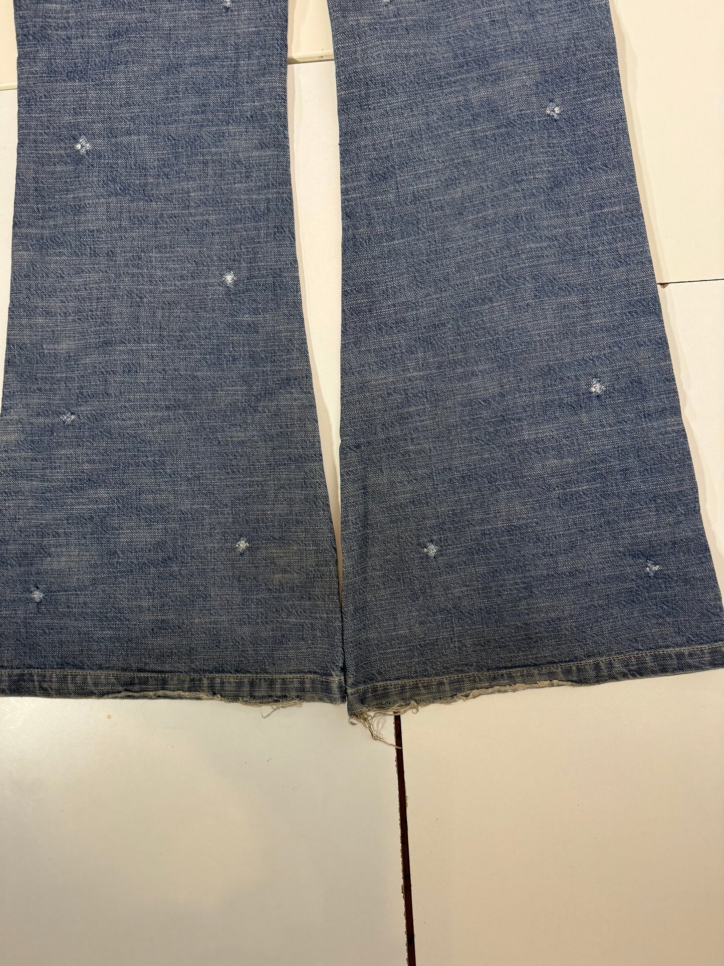 Utsvängda jeans stl: S