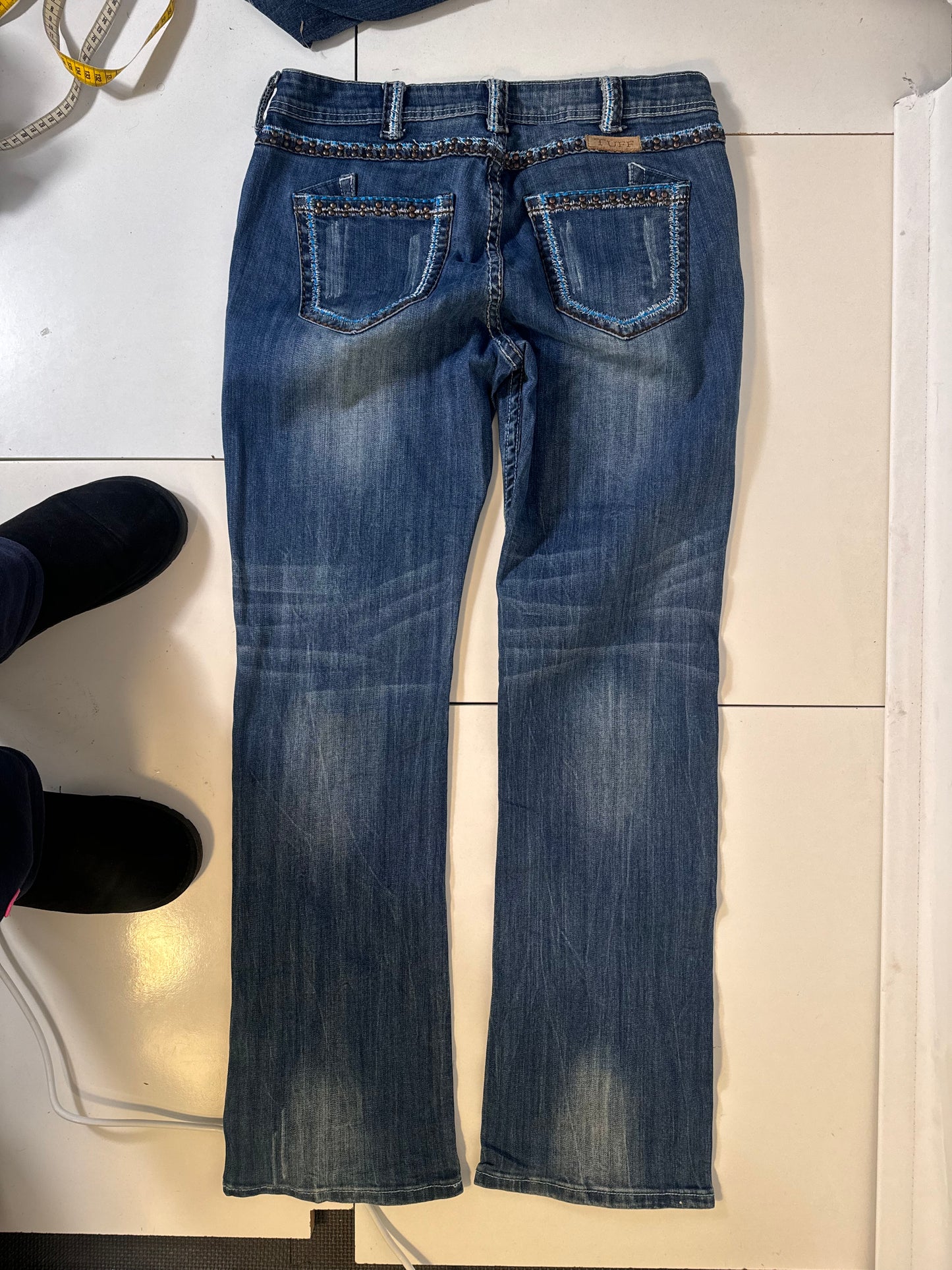 Utsvängda jeans stl: M