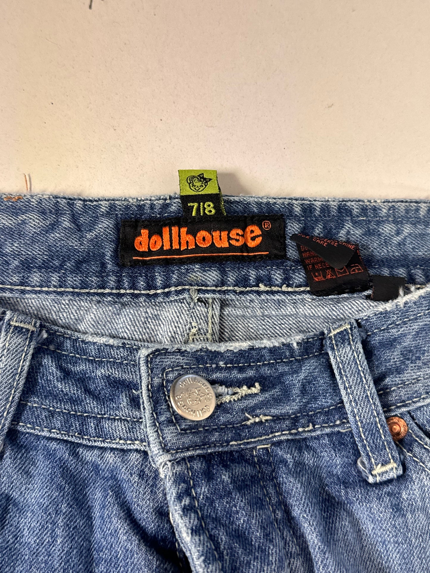 Utsvängda jeans stl: M