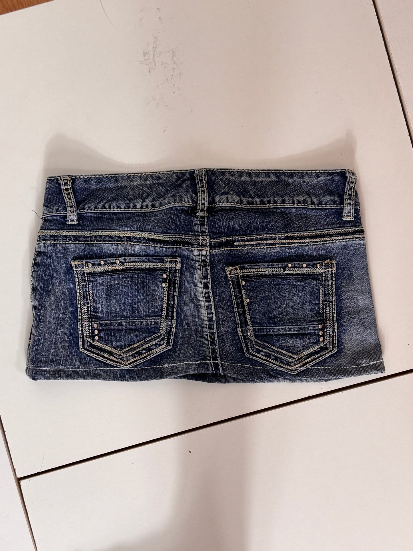 Denim skirt size: XS