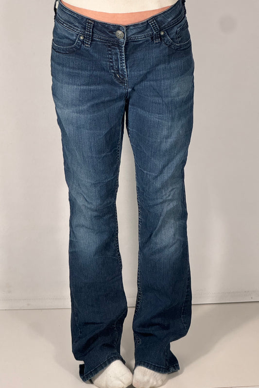 Utsvängda jeans stl: L