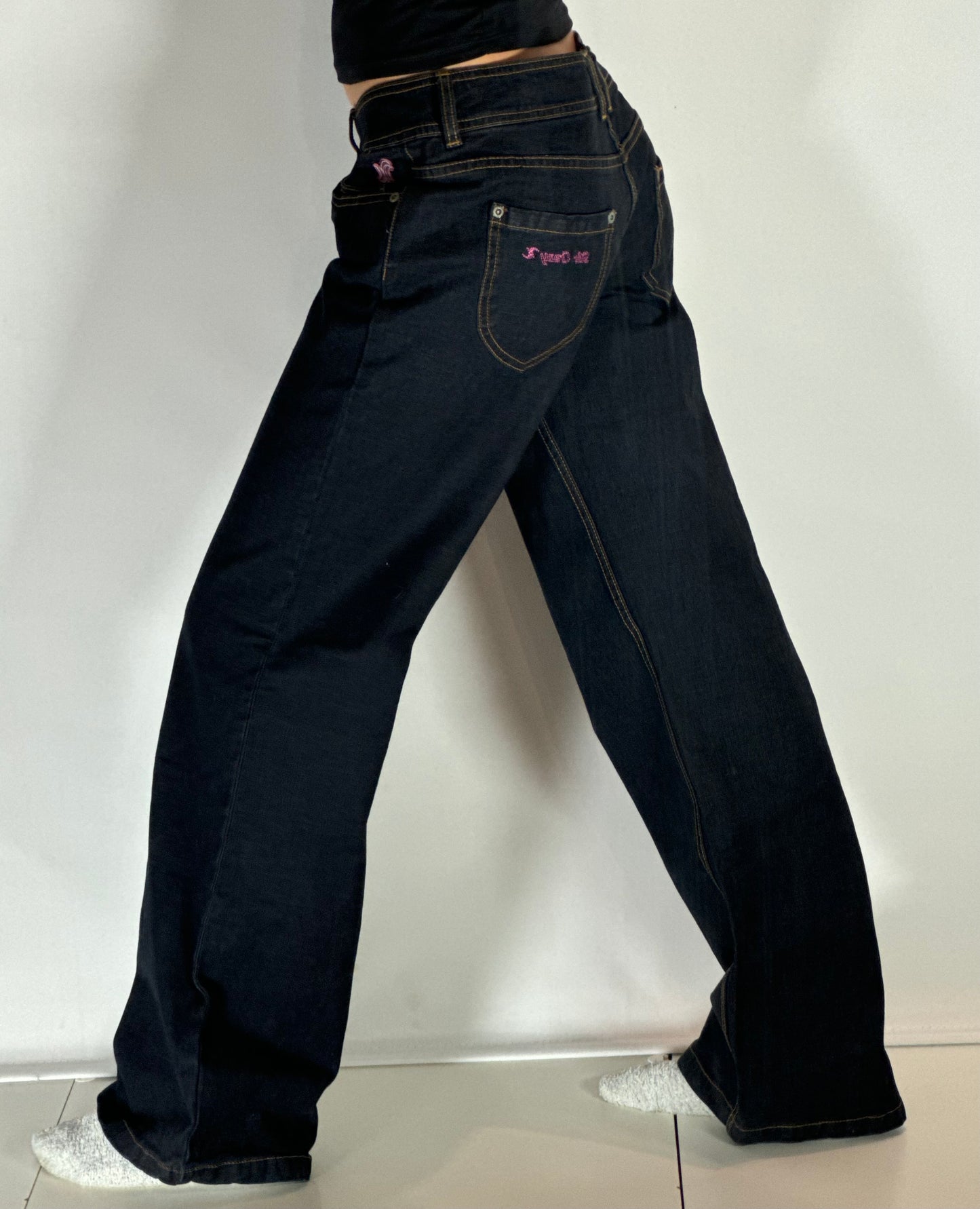 Utsvängda jeans stl: S