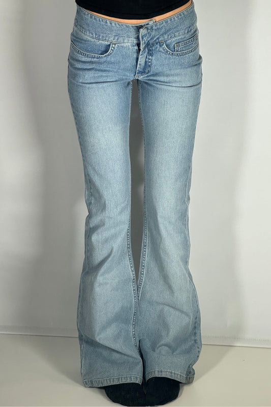Utsvängda jeans stl: XS