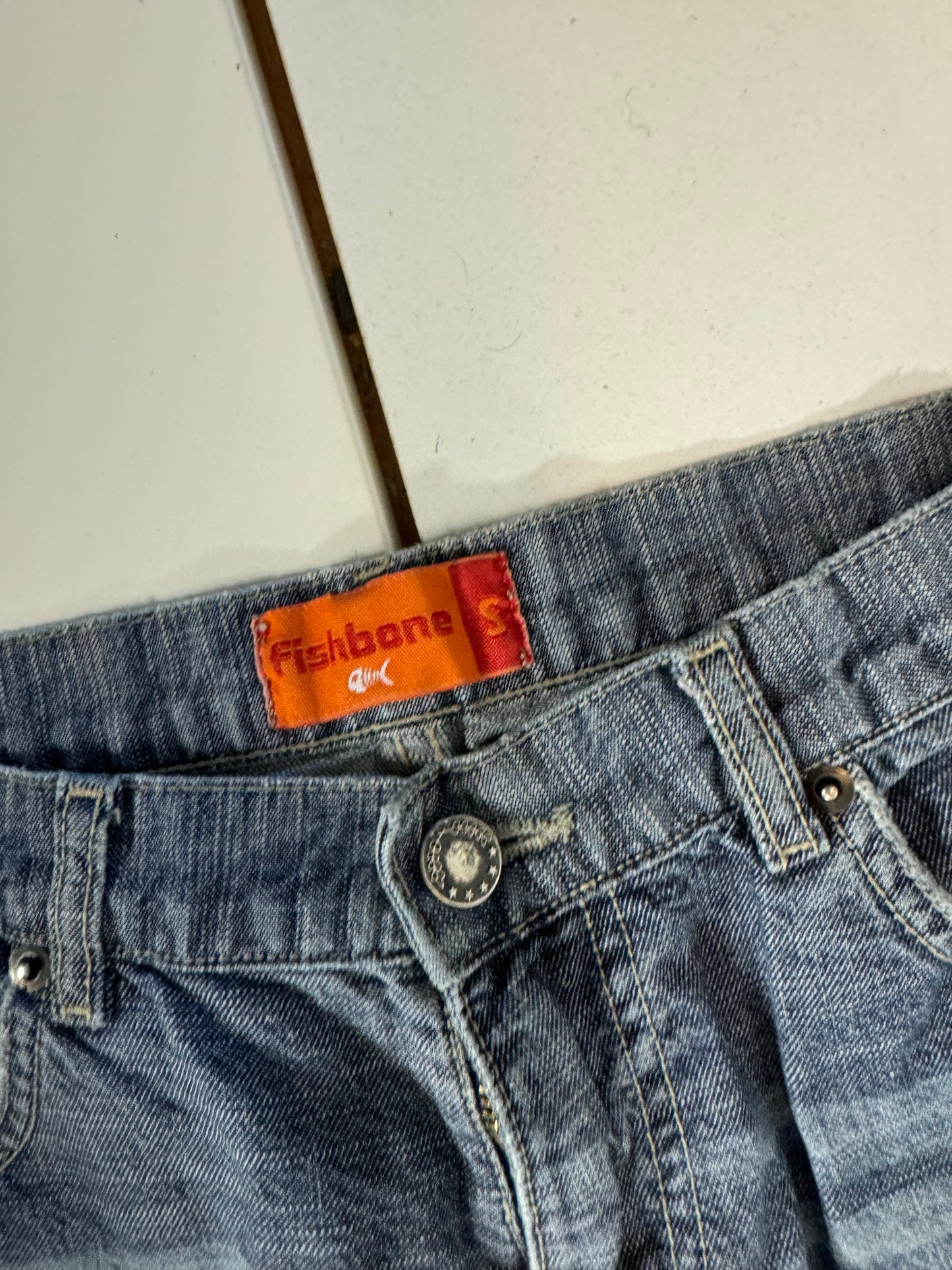 Utsvängda jeans stl: S