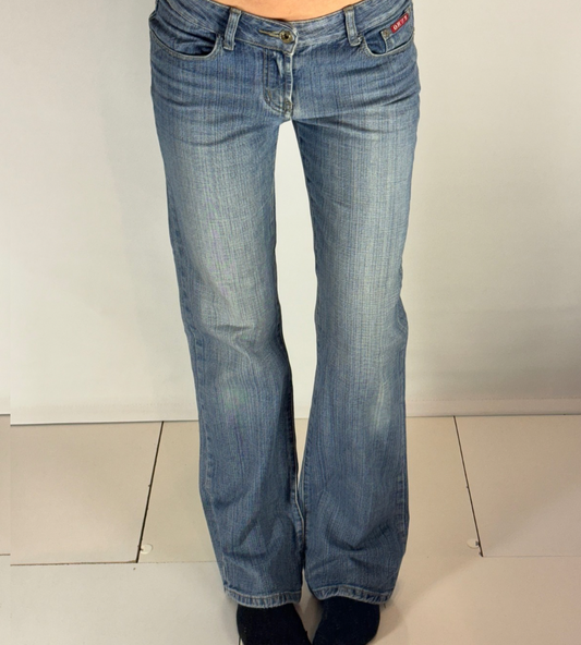Utsvängda jeans–stl: S