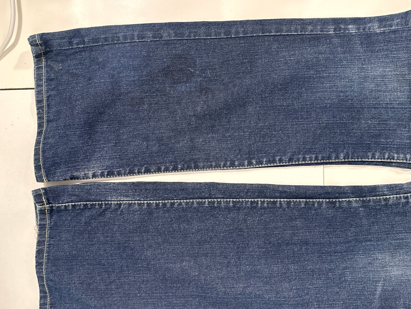 Utsvängda jeans stl: M