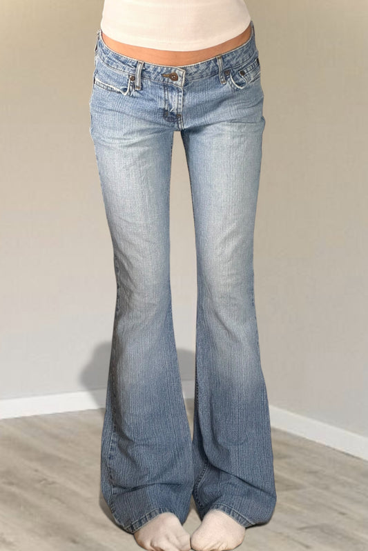 Utsvängda jeans stl: S/M