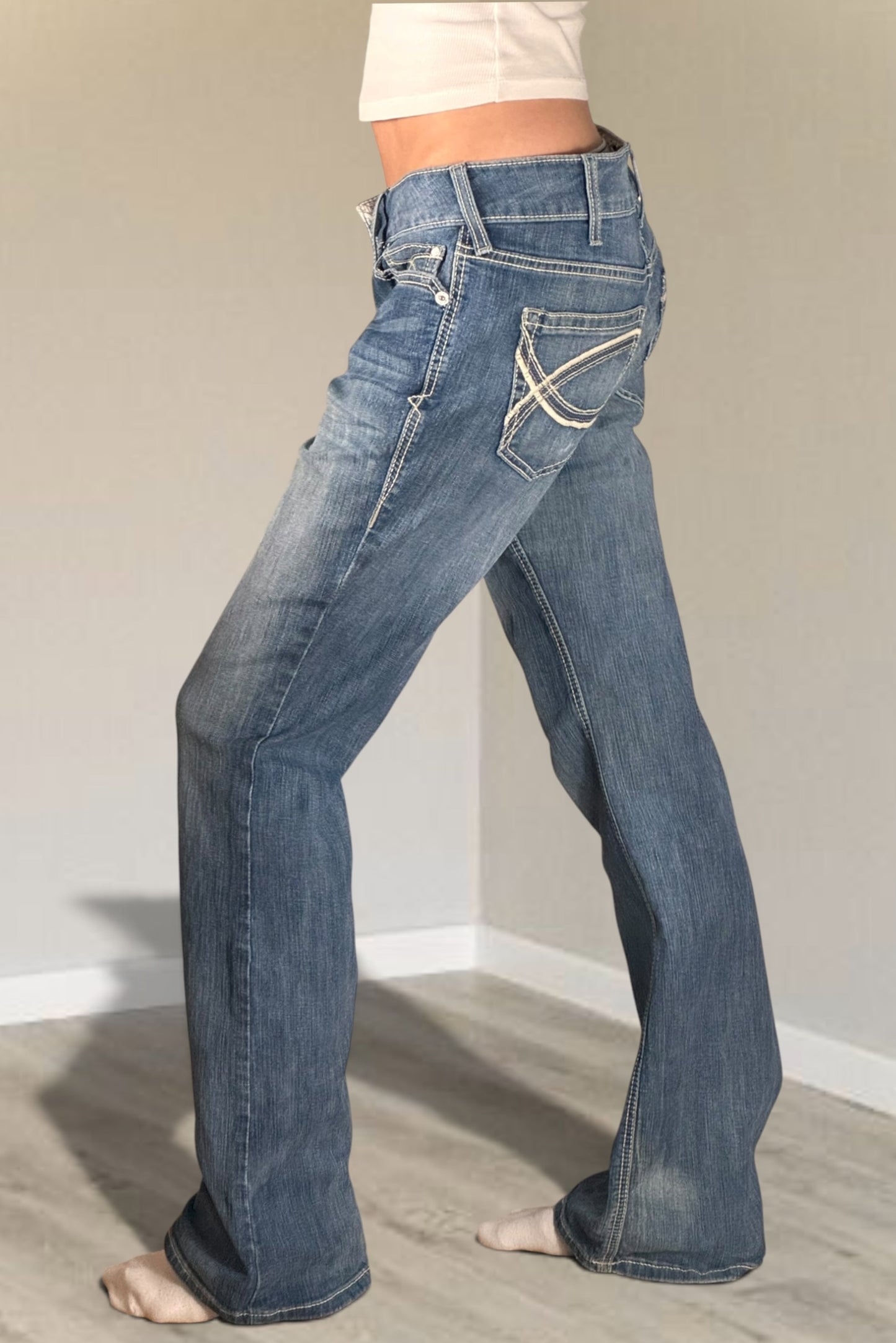 Utsvängda jeans stl: M