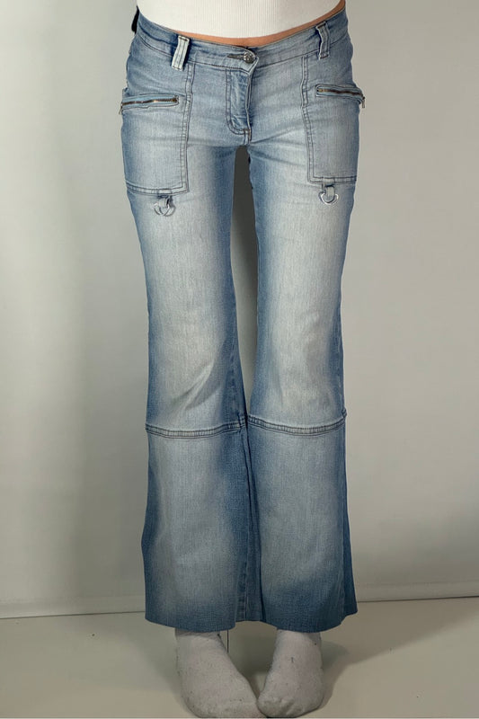 Utsvängda jeans stl: XS