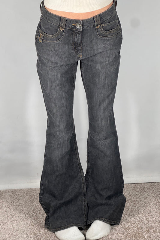 Utsvingte jeans str: S