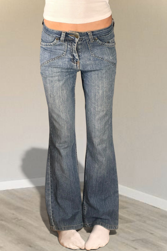 Utsvängda jeans stl: XS