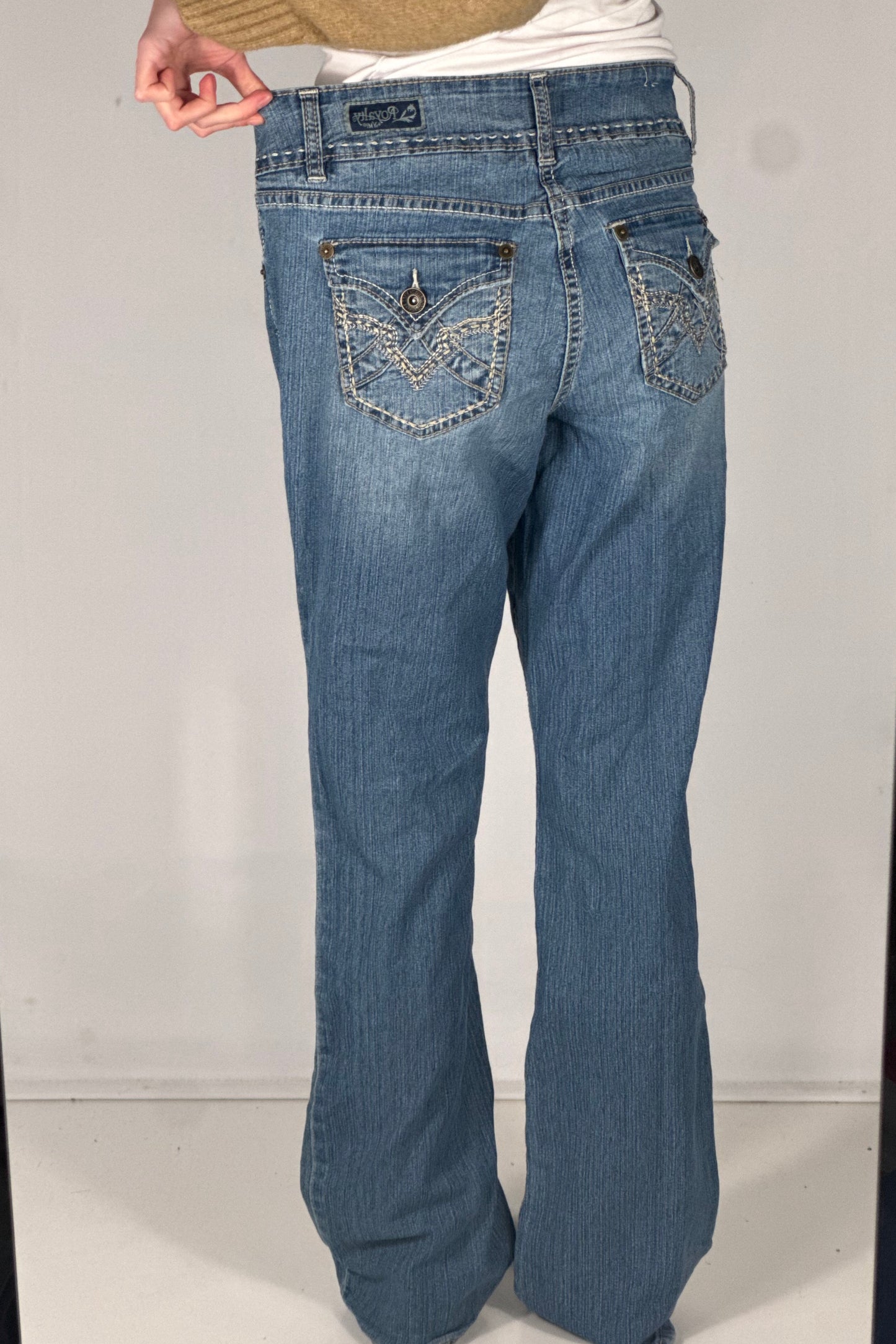 Utsvingte jeans str: M