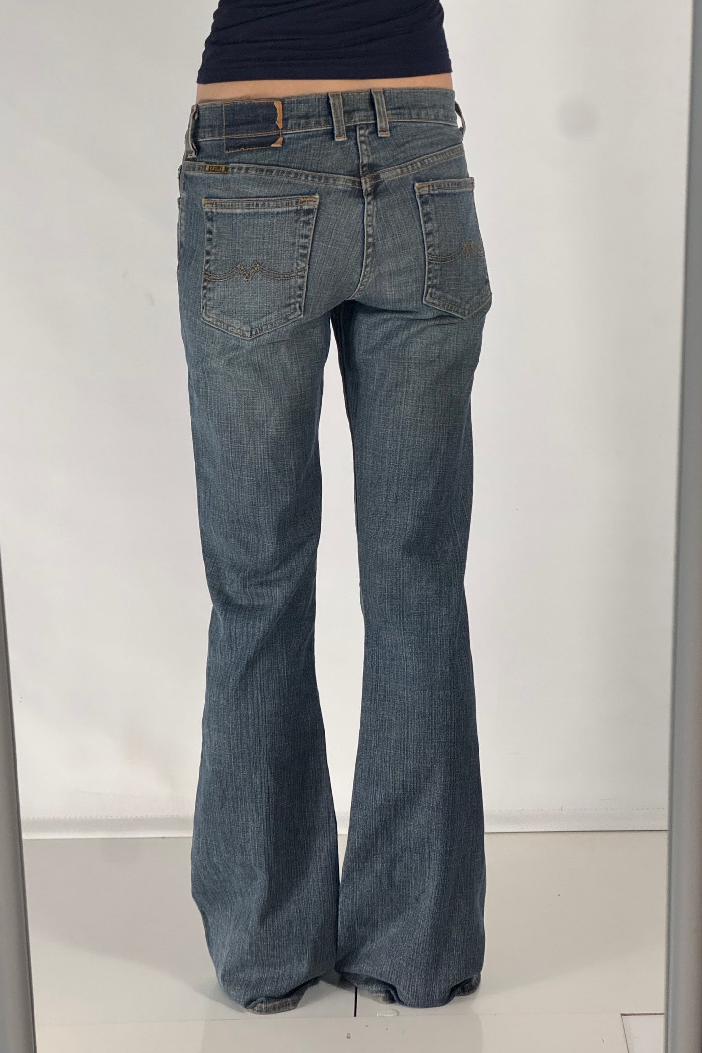 Utsvängda jeans stl: XS/S