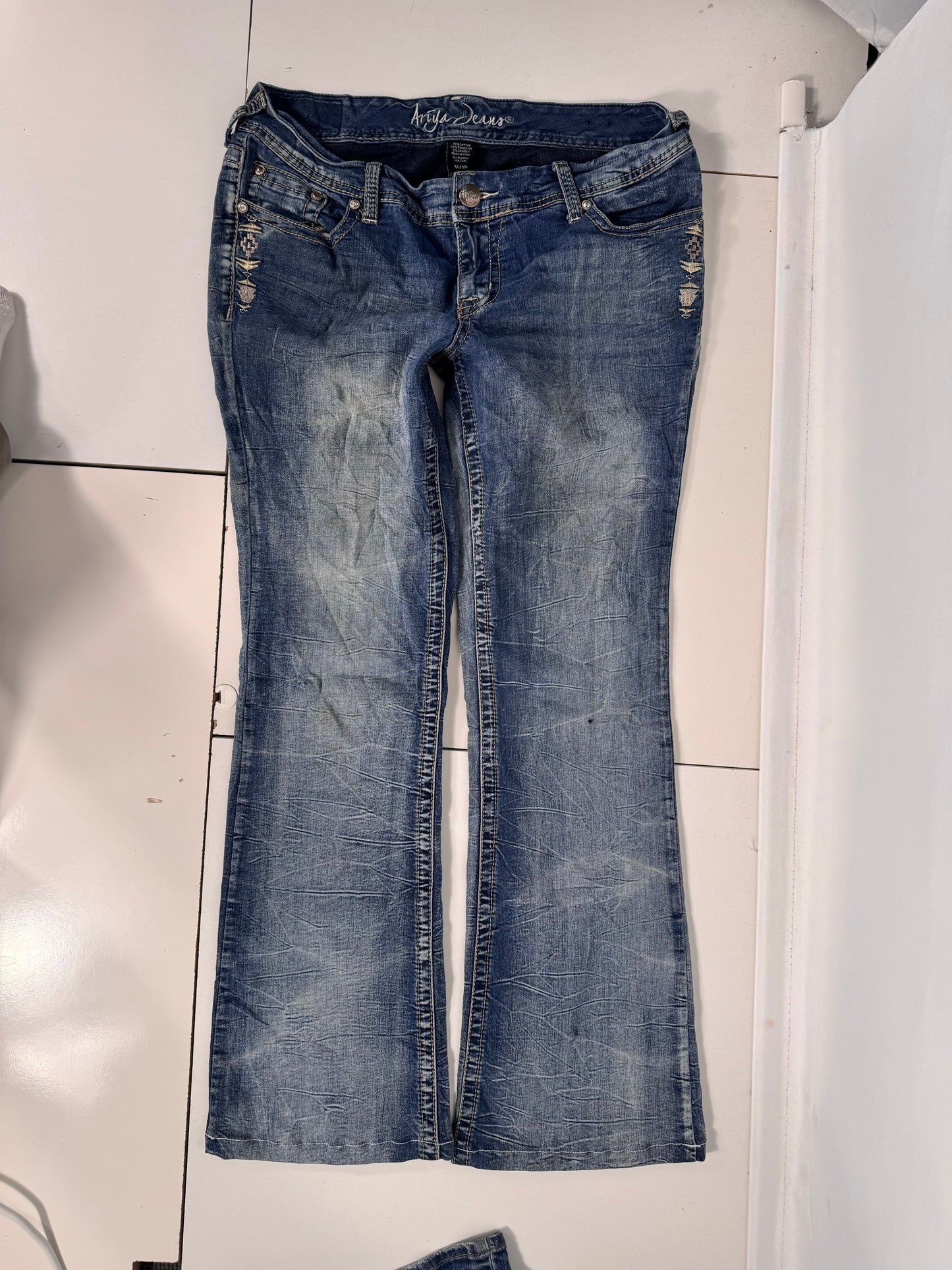Utsvingte jeans str: M