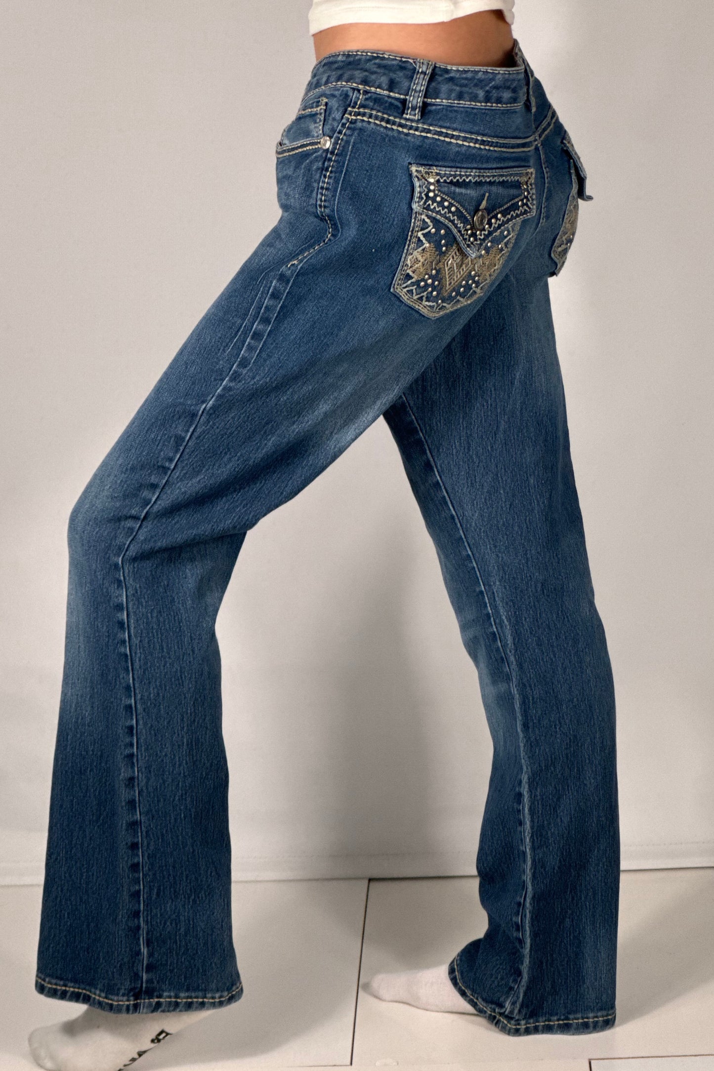 Utsvängda jeans stl: M