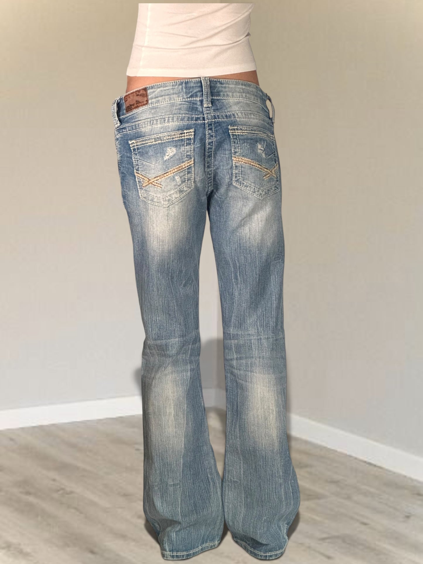 Low-rise jeans size M