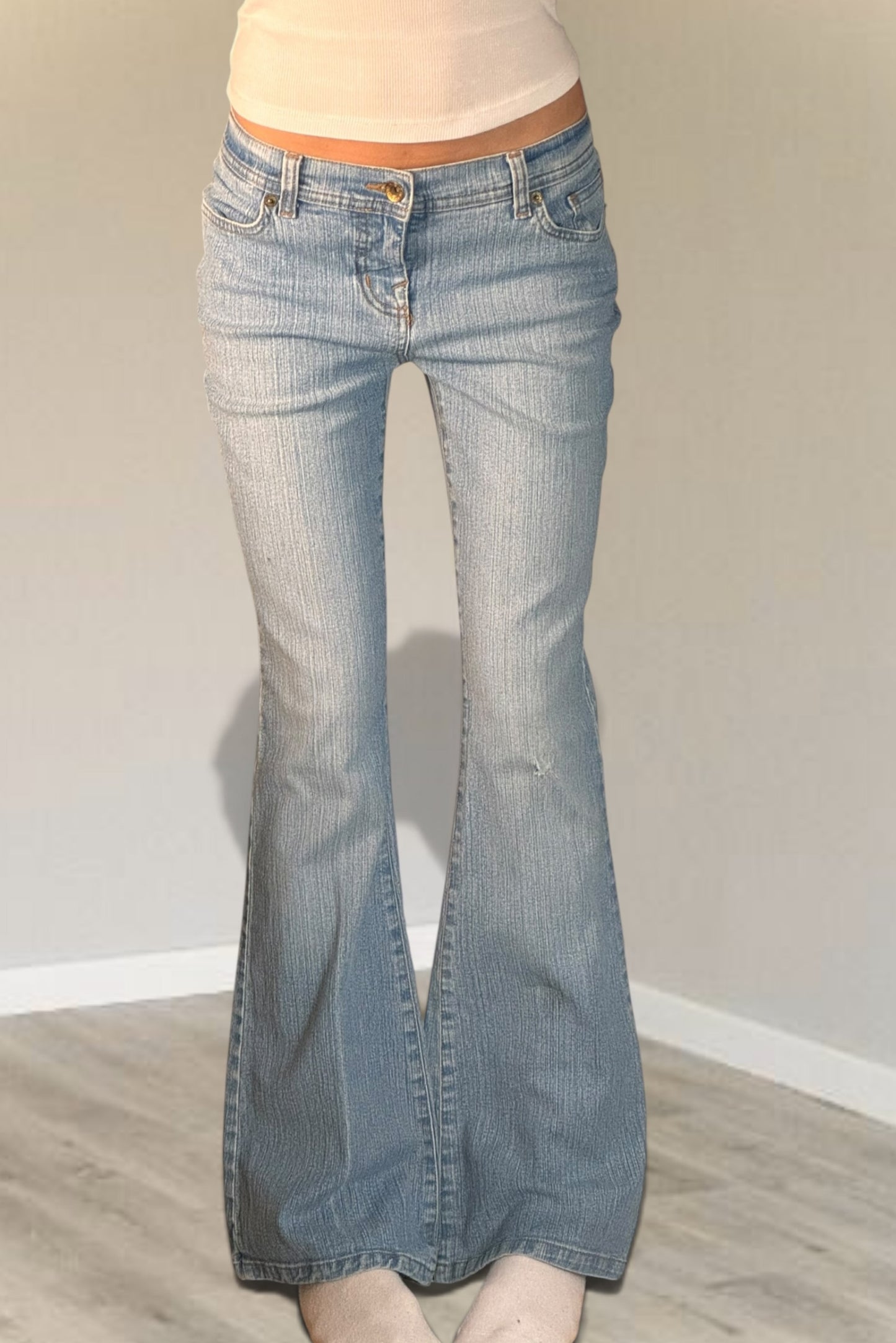 Low-waisted jeans size: XS