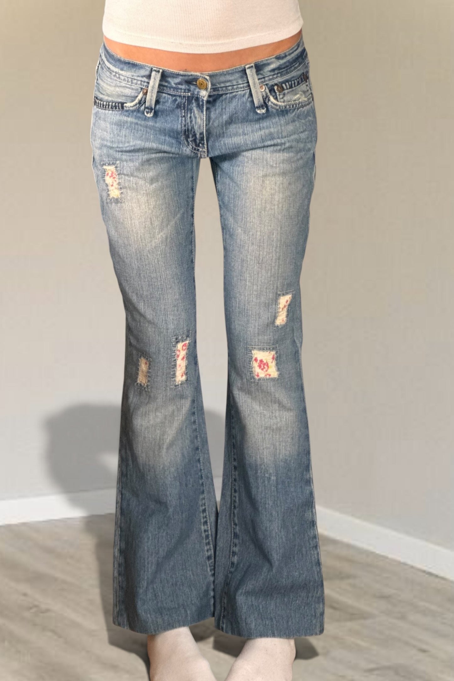 Low-rise jeans size: XS