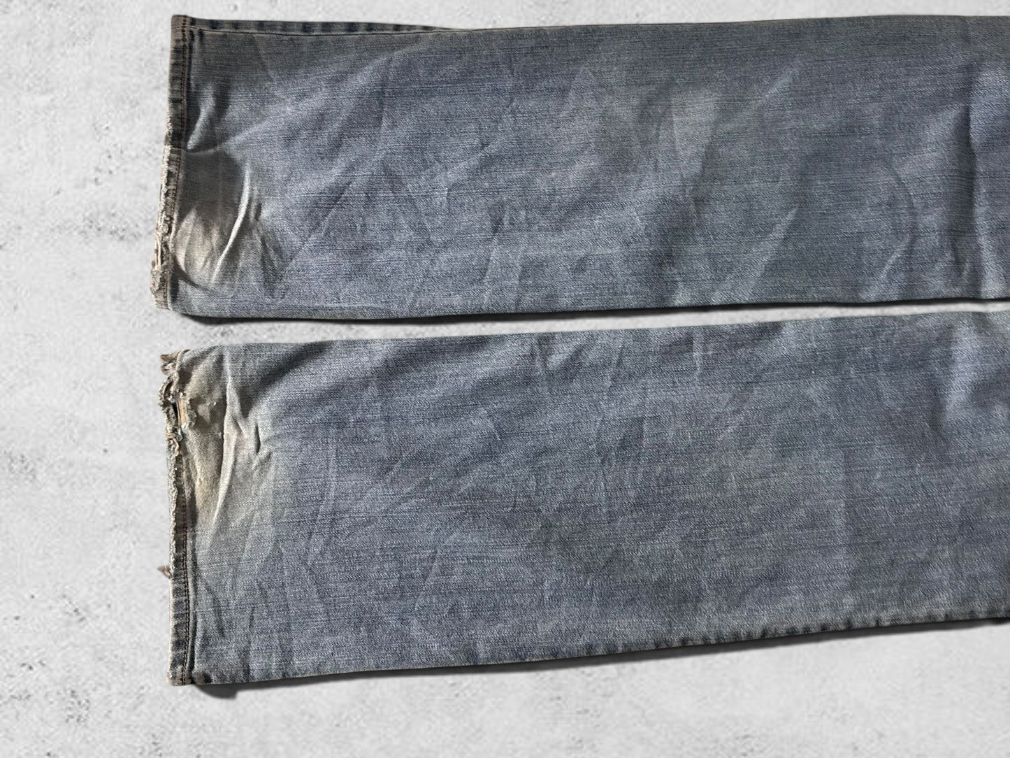 Utsvängda jeans stl: M