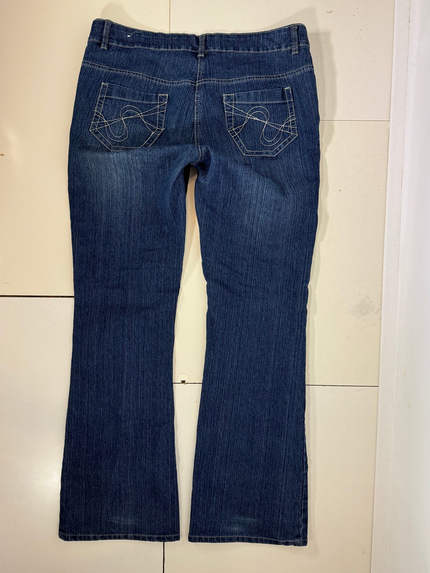 Utsvängda jeans stl: XXL