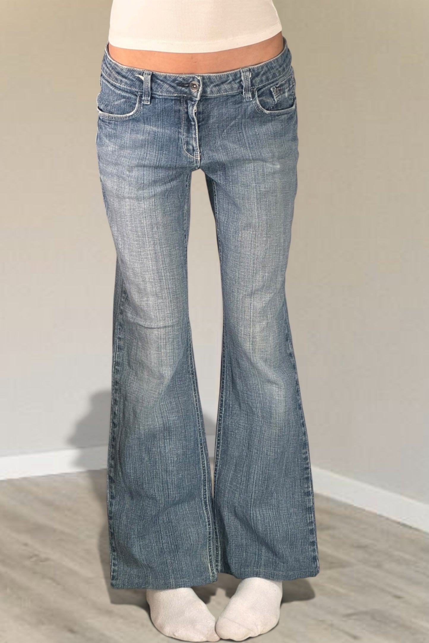 Low-rise jeans size: (copy)