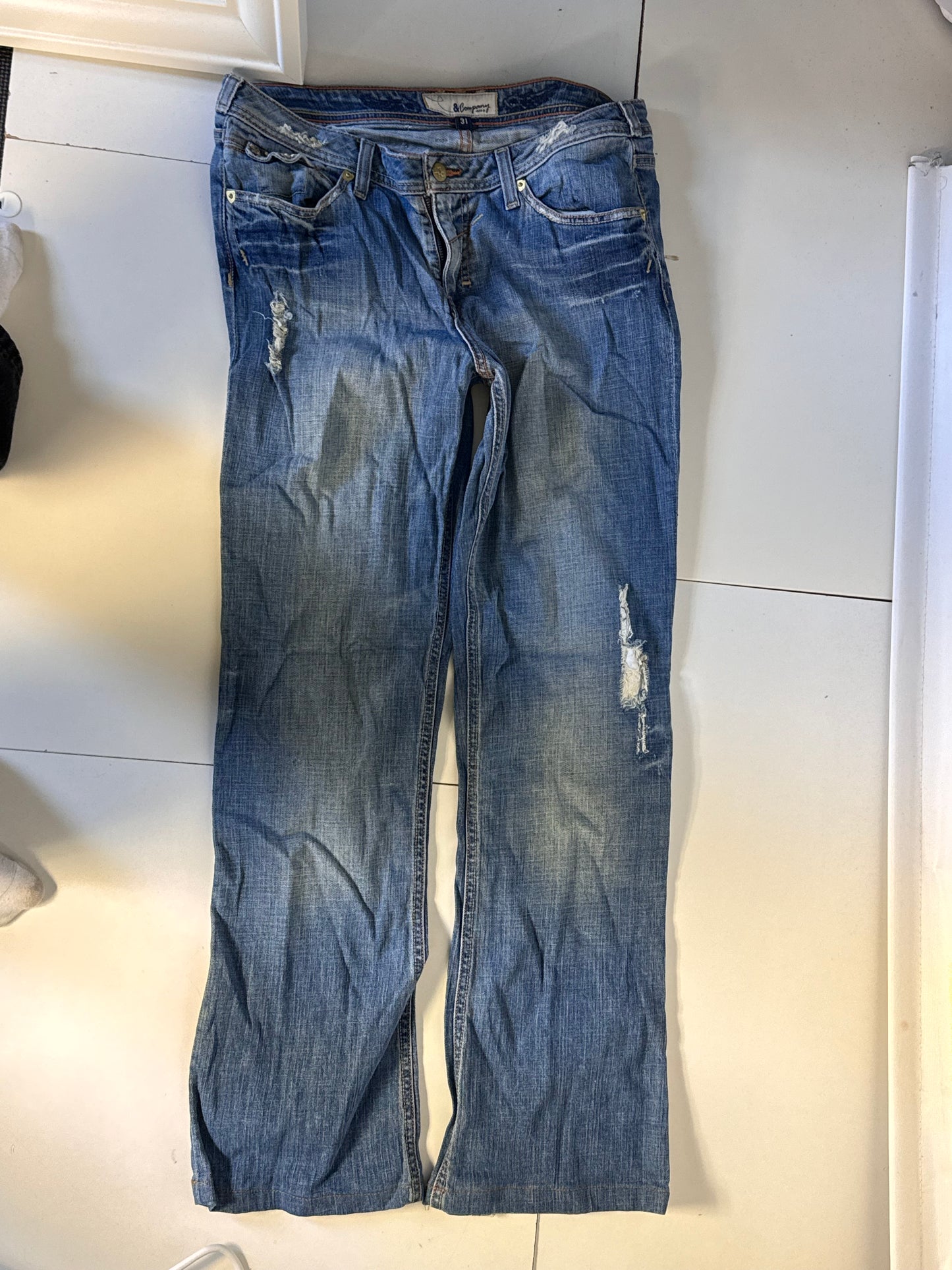 Utsvängda jeans stl: M